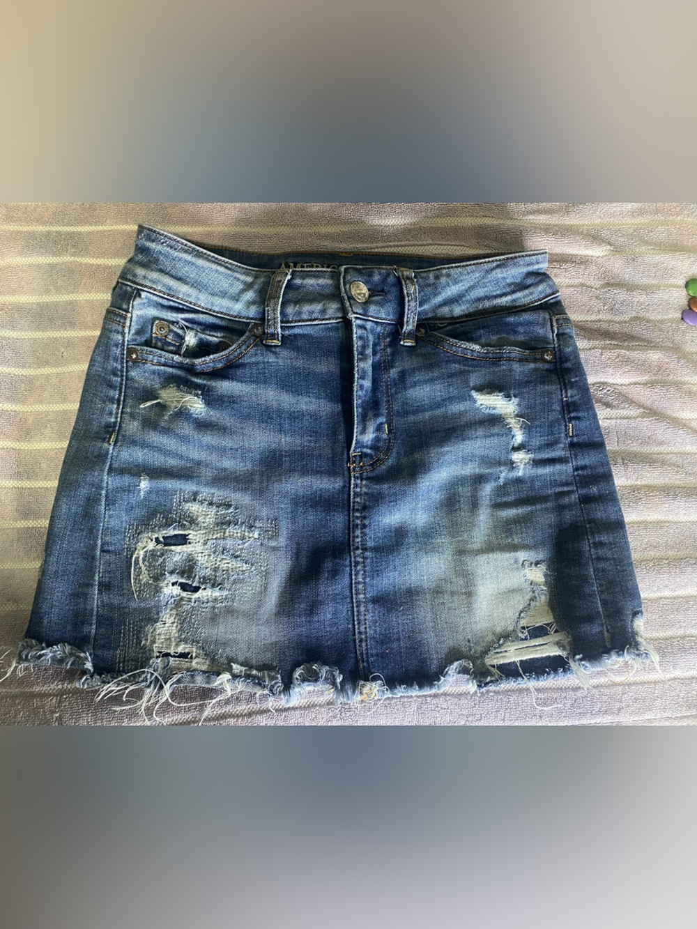 AE American Eagle Ripped Denim Mini Skirt Raw Cutoff Hem 00